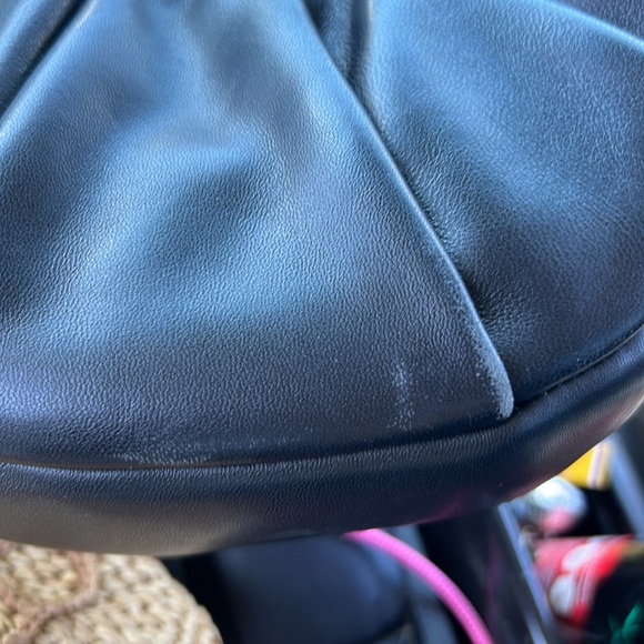 Staud leather hobo style crossbody can be worn without straps - Picture 2 of 7